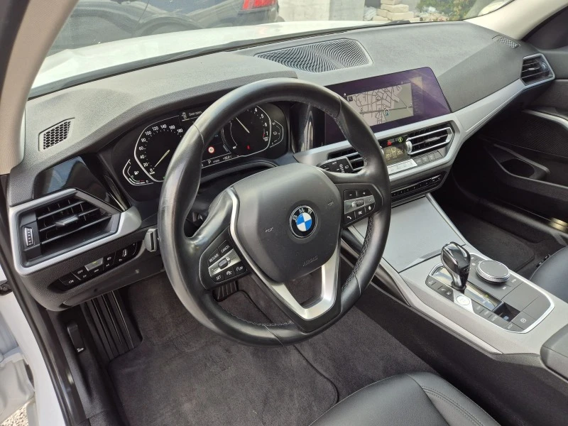 BMW 330 e///X-drive///DISTRONIC///КОЖА, снимка 9 - Автомобили и джипове - 46723359