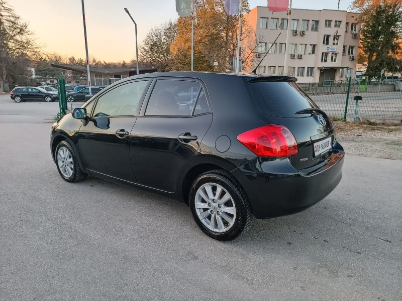 Toyota Auris 1.6i-124кс-ШВЕЙЦАРИЯ-РЪЧКА-Keyless, снимка 5 - Автомобили и джипове - 47918244