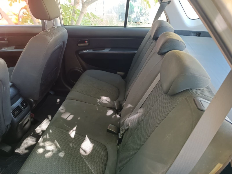 Kia Carens 2.0 dizel , снимка 12 - Автомобили и джипове - 51897187