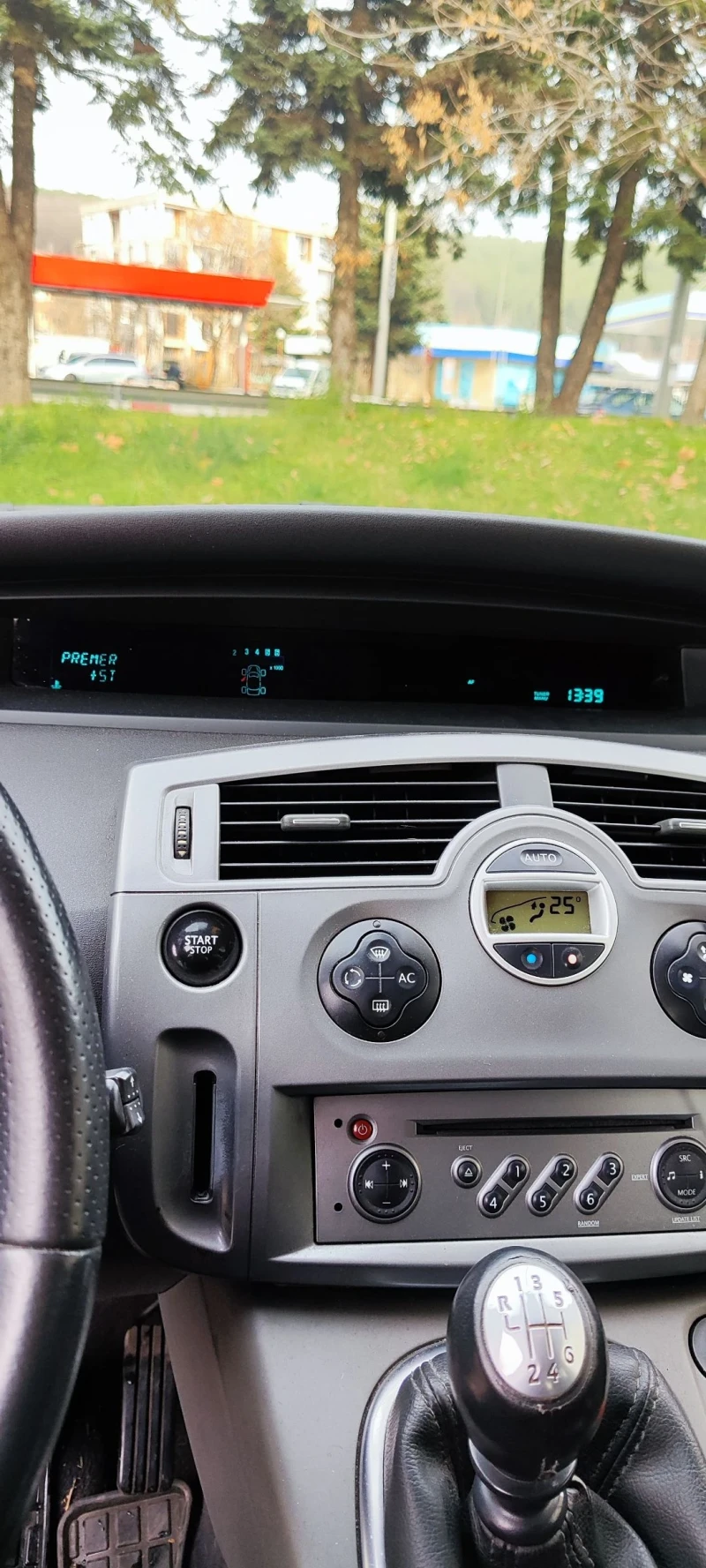 Renault Scenic, снимка 7 - Автомобили и джипове - 52630161