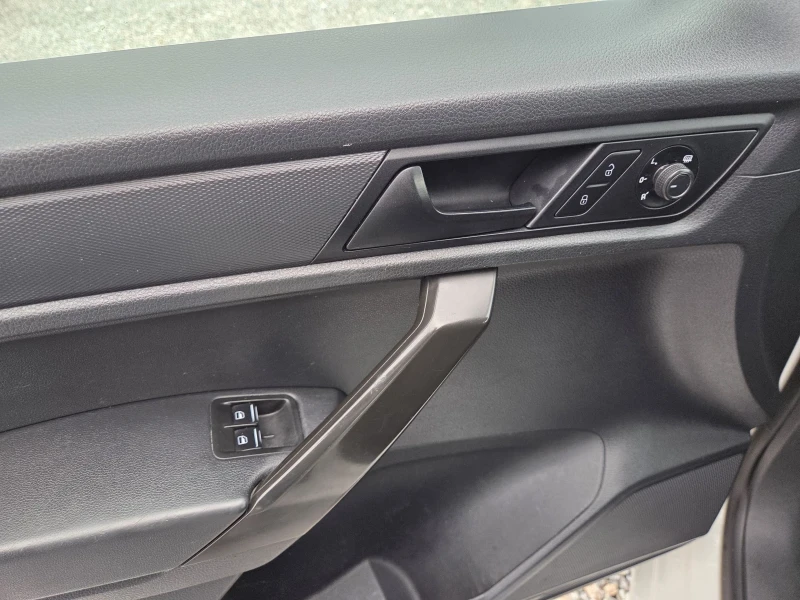 VW Caddy 2.0 TDI, Клима, снимка 12 - Автомобили и джипове - 52703130