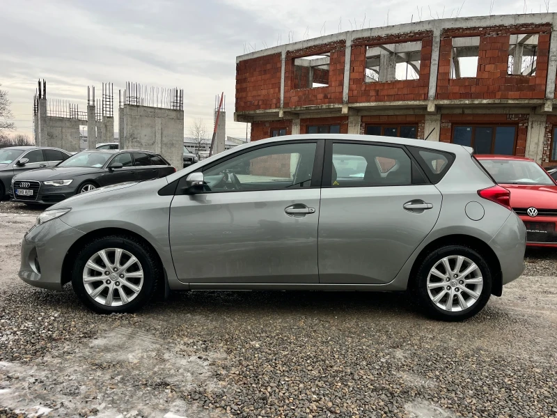 Toyota Auris 1, 6i-132k.c/6ск/ПОДГРЕВ/ТОП СЪСТОЯНИЕ!!!, снимка 4 - Автомобили и джипове - 52904792