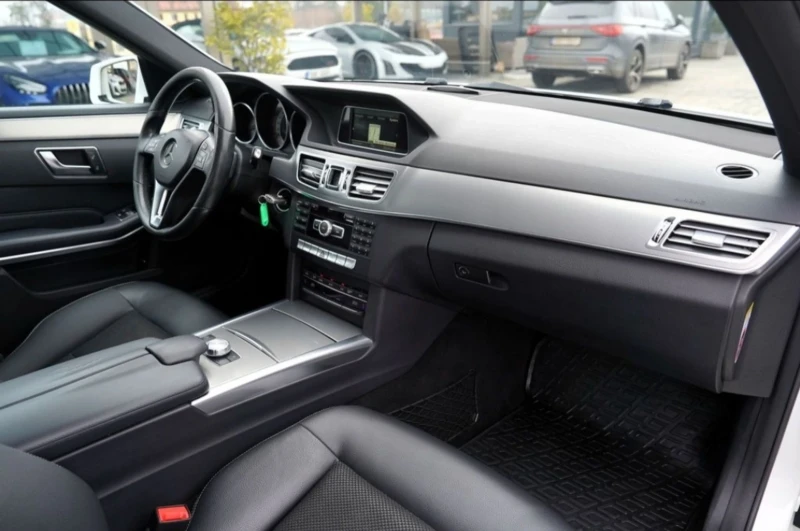 Mercedes-Benz E 220 Авантгард/LED/7G tronic/Кожа, снимка 10 - Автомобили и джипове - 53267368