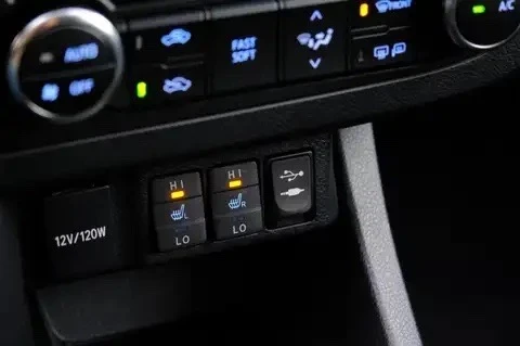 Toyota Auris 1, 6i-132k.c/6ск/ПОДГРЕВ/СЕРВИЗНА ИСТОРИЯ!!! - изображение 10