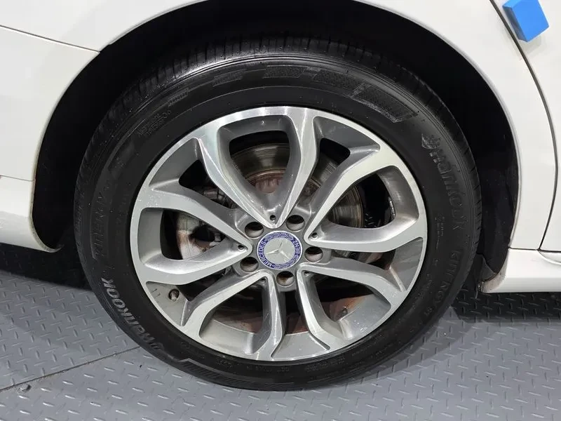 Mercedes-Benz C 220, снимка 5 - Автомобили и джипове - 54282277