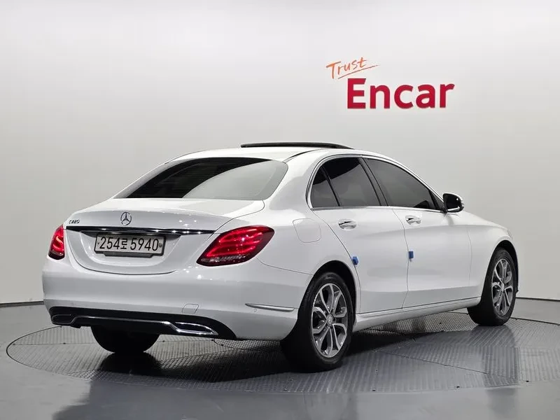 Mercedes-Benz C 220, снимка 2 - Автомобили и джипове - 54282277