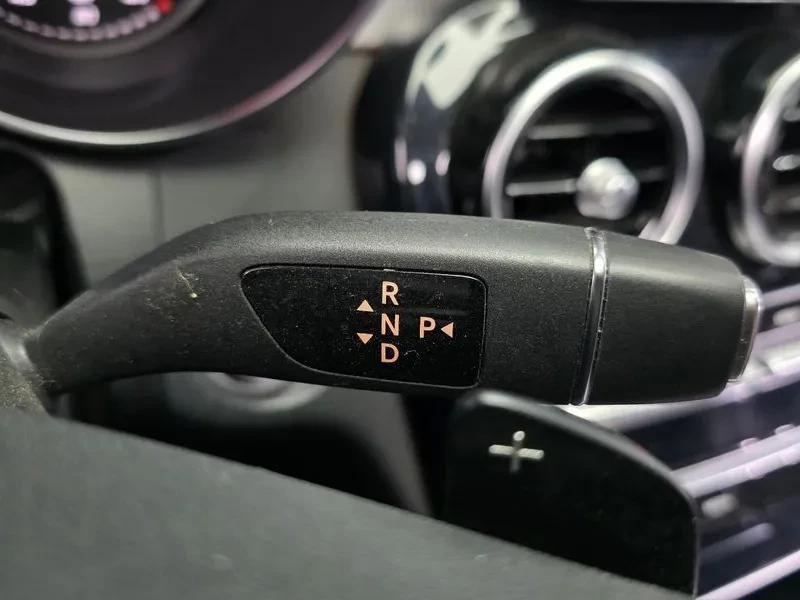 Mercedes-Benz C 220, снимка 9 - Автомобили и джипове - 54282277