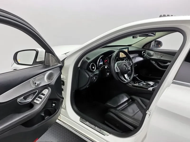 Mercedes-Benz C 220, снимка 10 - Автомобили и джипове - 54282277