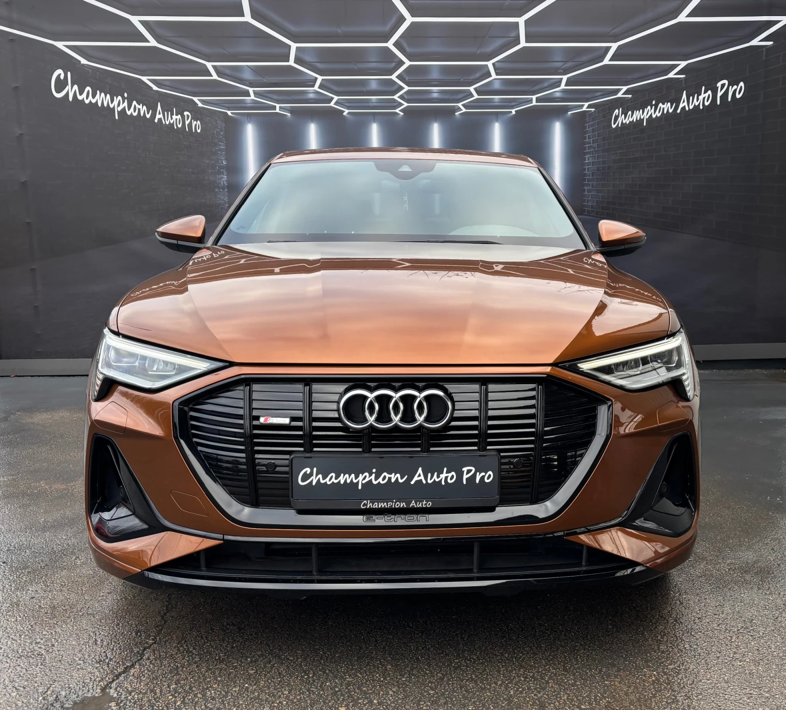 Audi E-Tron 36000км., снимка 1