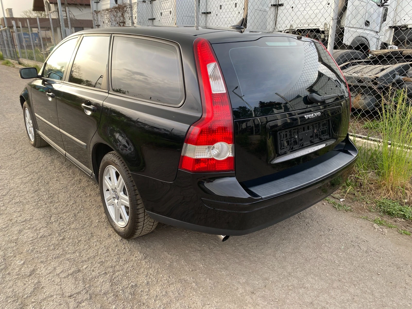 Volvo V50 2.5T AWD  - изображение 3