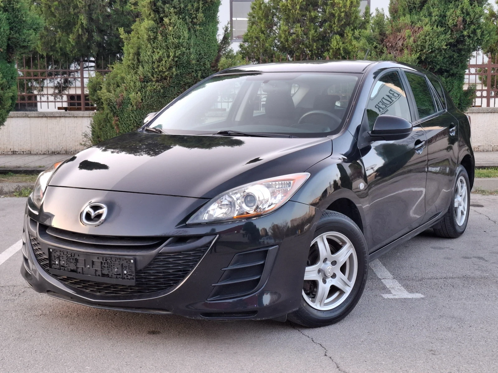 Mazda 3 1.6i 105hp * КЛИМАТИК * ЛИЗИНГ *  - изображение 3