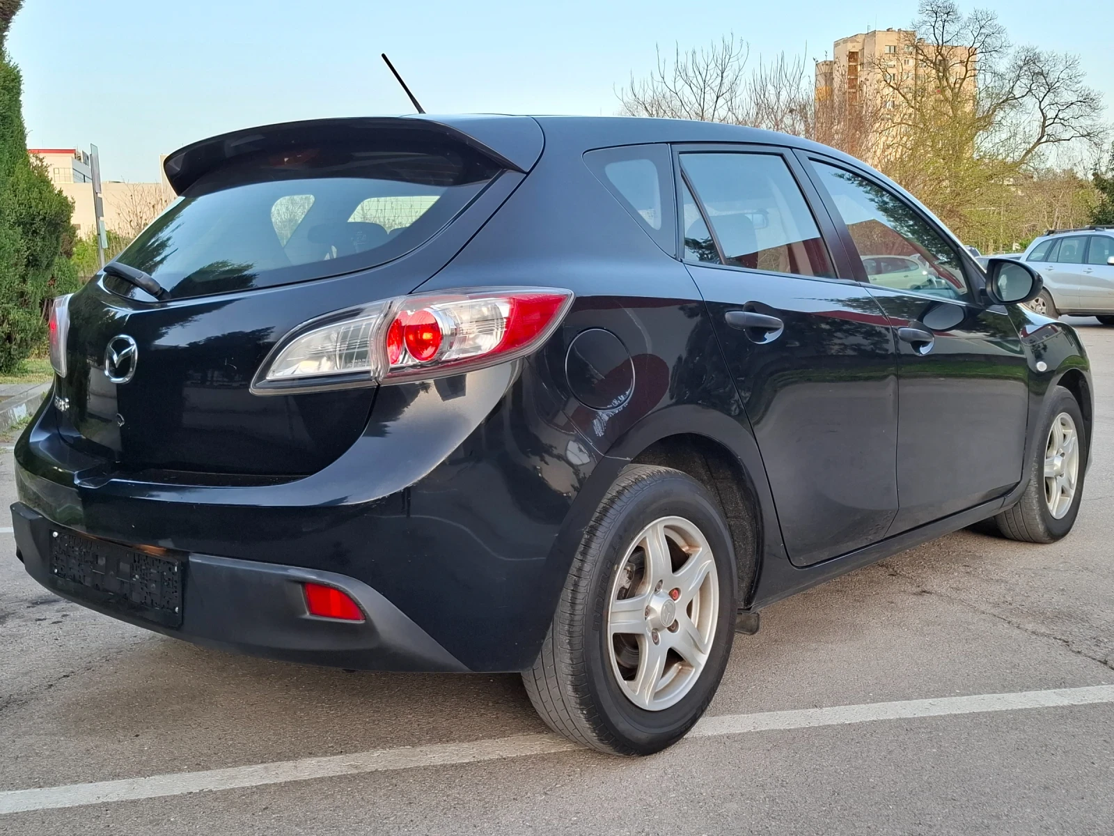 Mazda 3 1.6i 105hp * КЛИМАТИК * ЛИЗИНГ *  - изображение 6