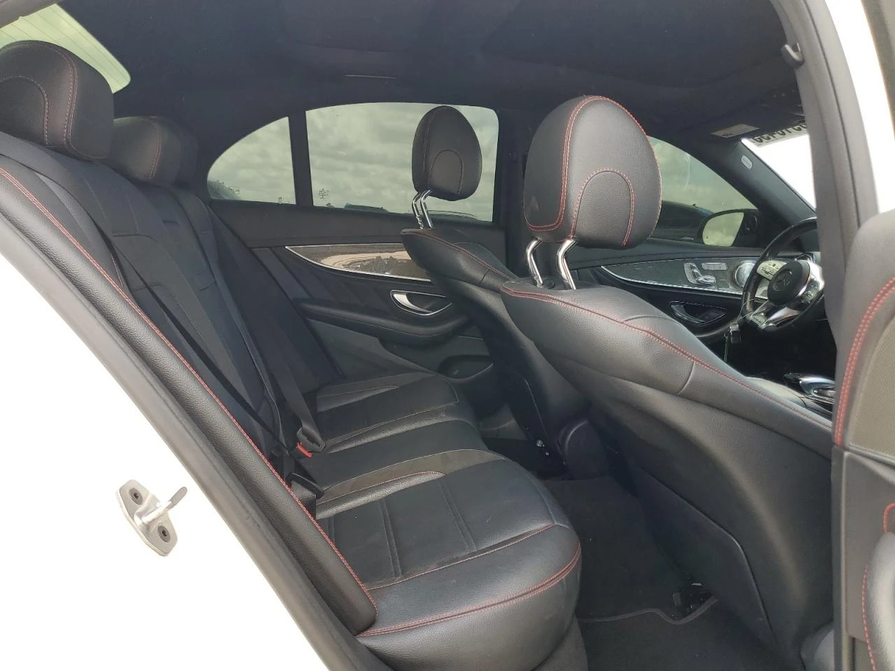 Mercedes-Benz E 53 AMG 4MATIC * М. ТОЧКА * BURMESTER * ПОДГРЕВ * KEYLESS - изображение 9