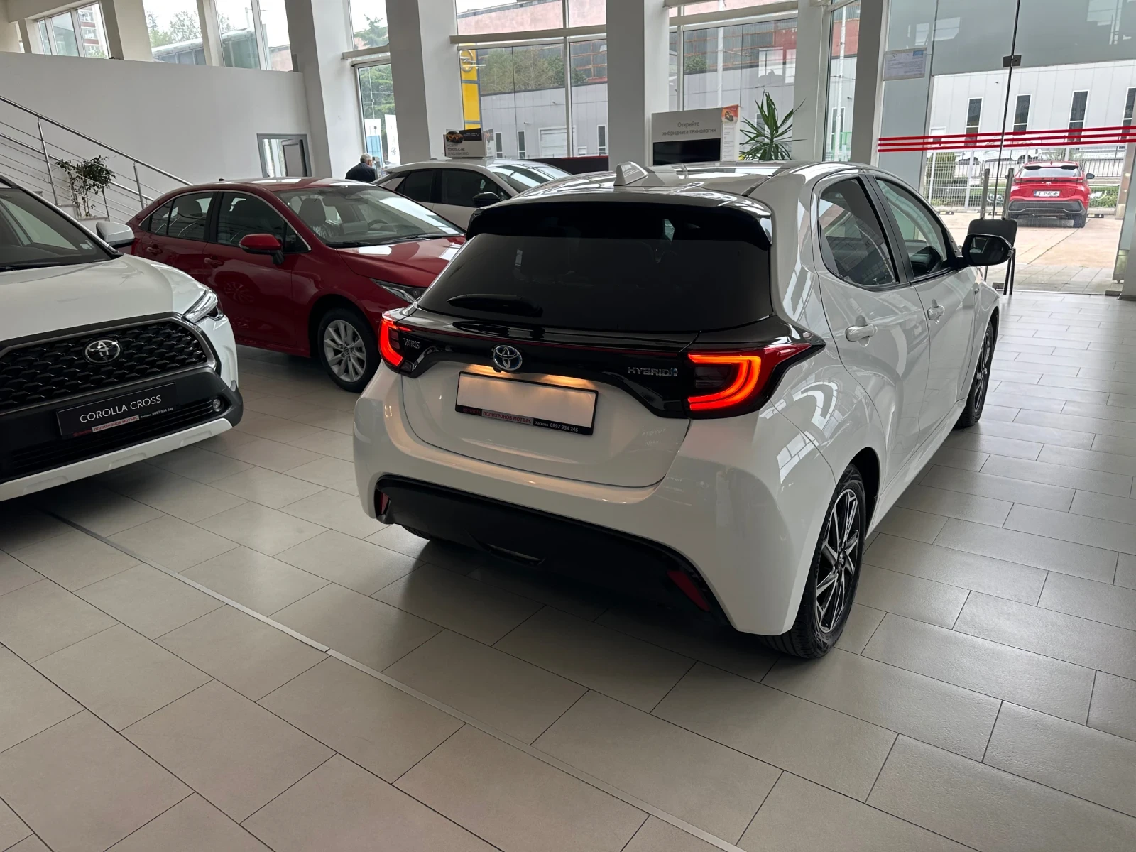 Toyota Yaris 1.5 Hybrid - изображение 5