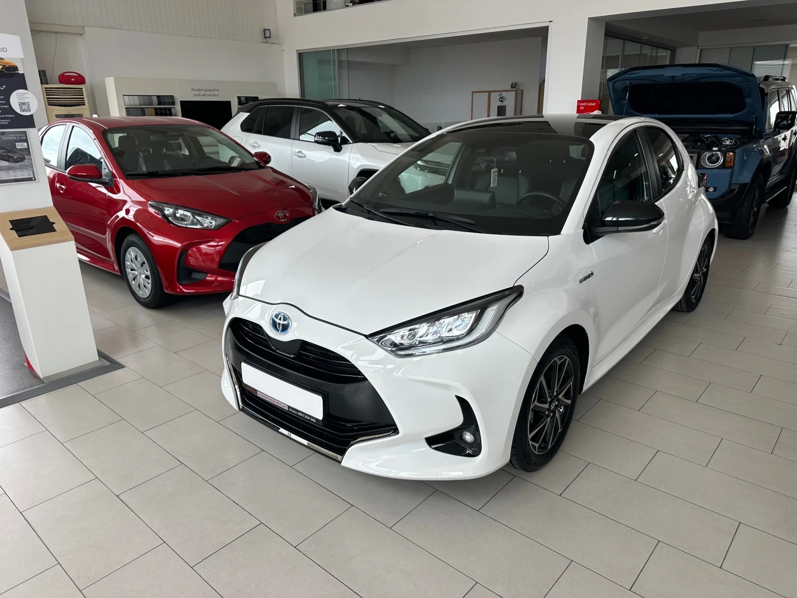 Toyota Yaris 1.5 Hybrid - изображение 2