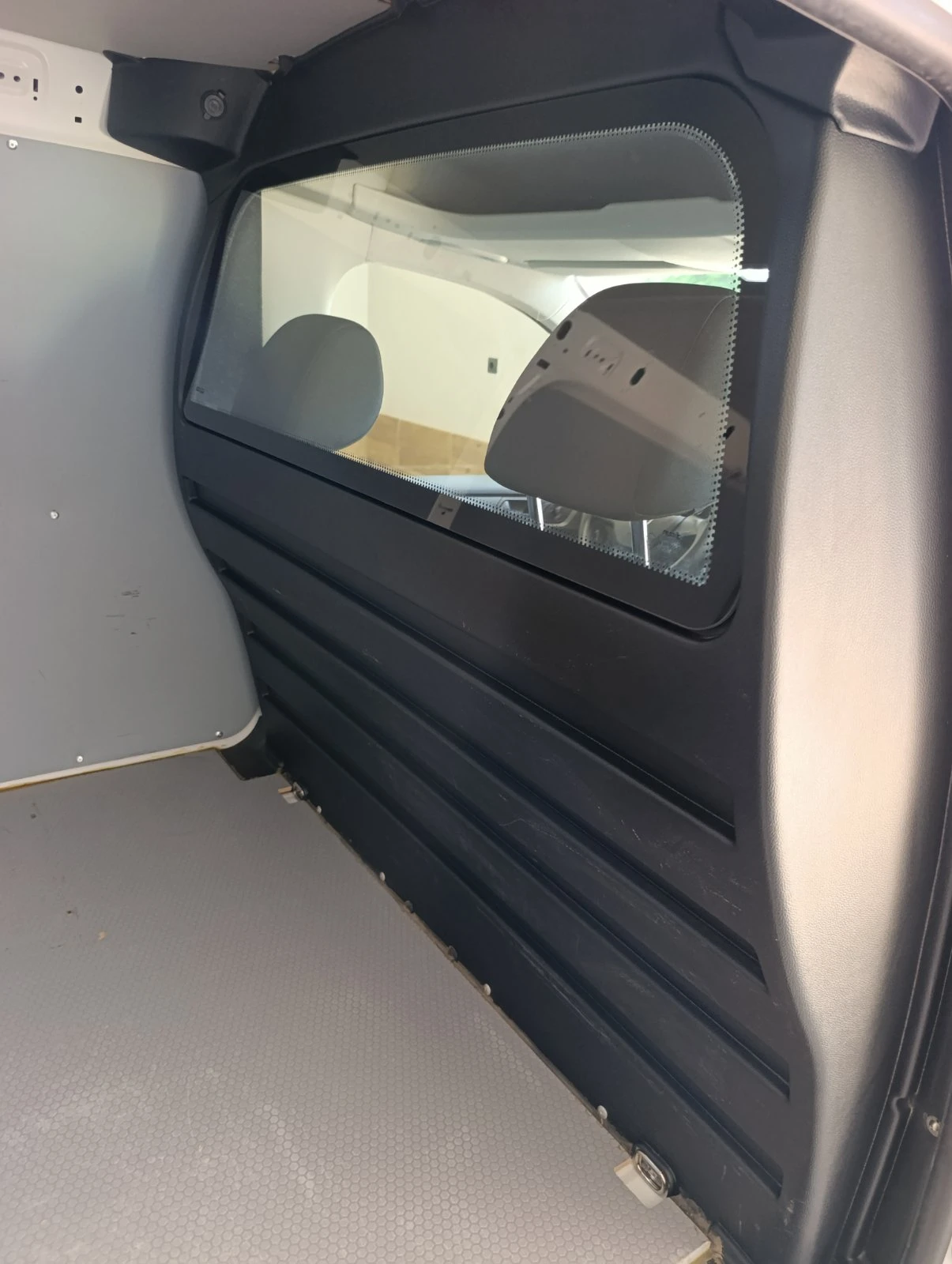 VW Caddy Maxi Cargo3.7 m3 | Mobile.bg   11