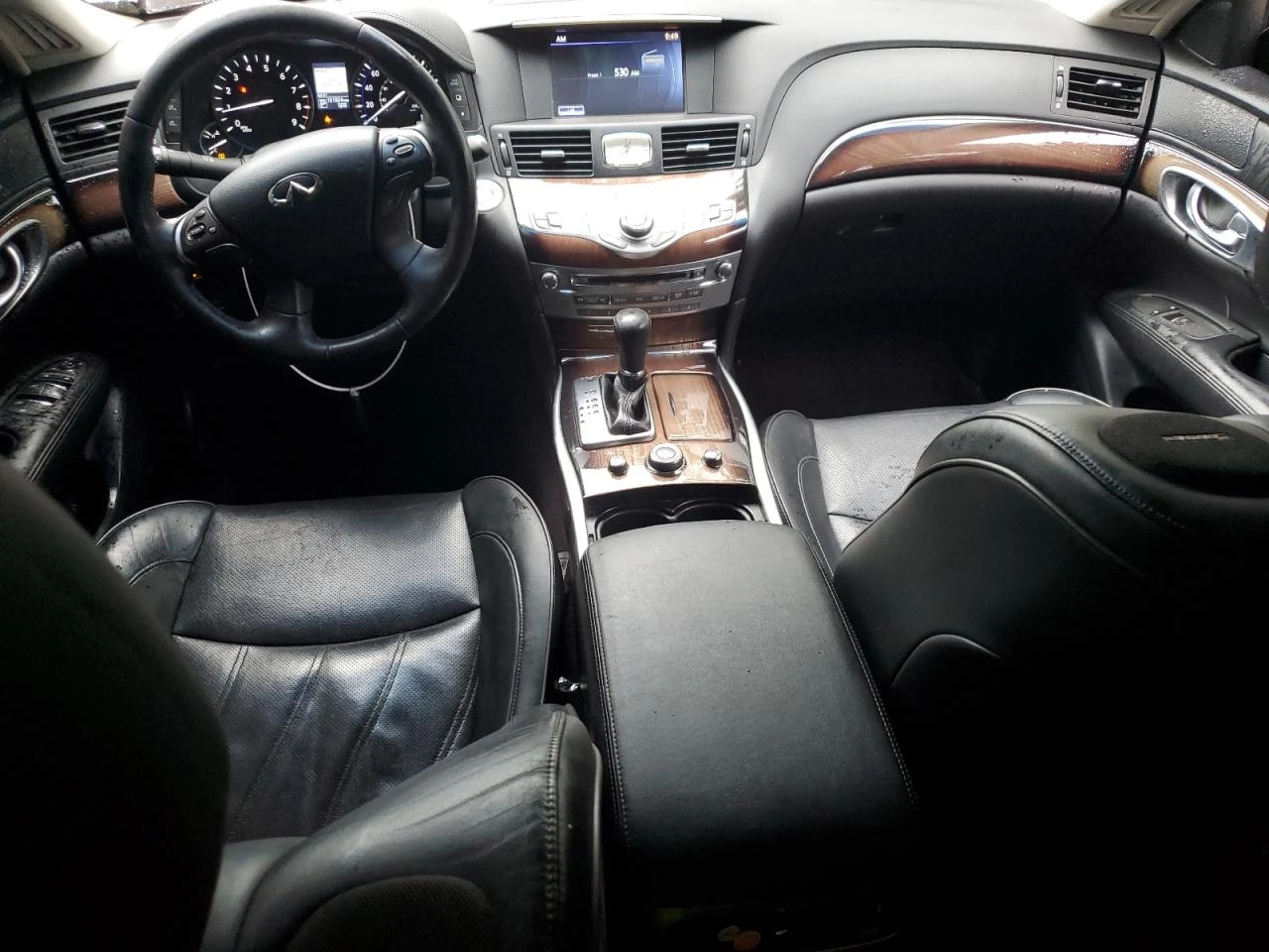 Infiniti Q70 3.7 / Long / AWD / Кожа / Панорама / Bose / ОБДУ./ - изображение 8