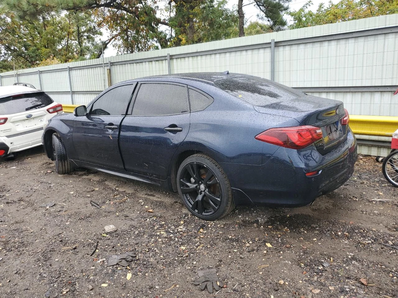 Infiniti Q70 3.7 / Long / AWD / Кожа / Панорама / Bose / ОБДУ./ - изображение 2