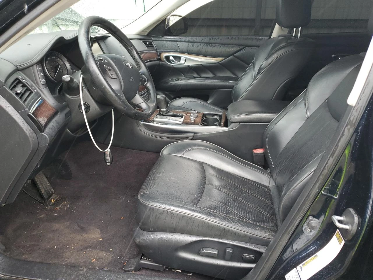 Infiniti Q70 3.7 / Long / AWD / Кожа / Панорама / Bose / ОБДУ./ - изображение 7