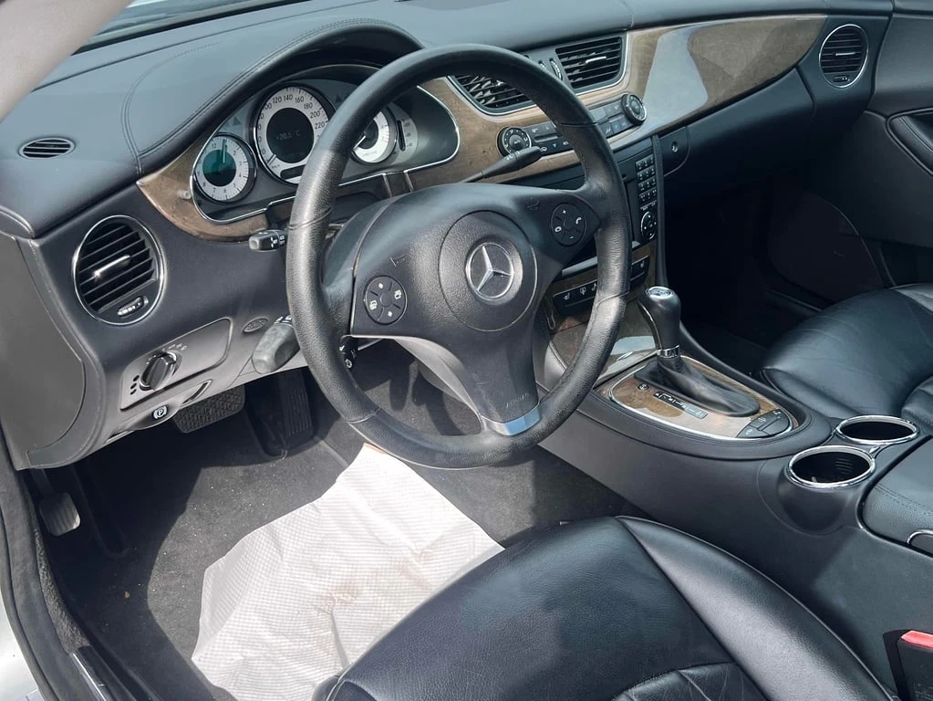 Mercedes-Benz CLS * 5.5L * CARFAX * ЦЕНА ДО БЪЛГАРИЯ - изображение 7