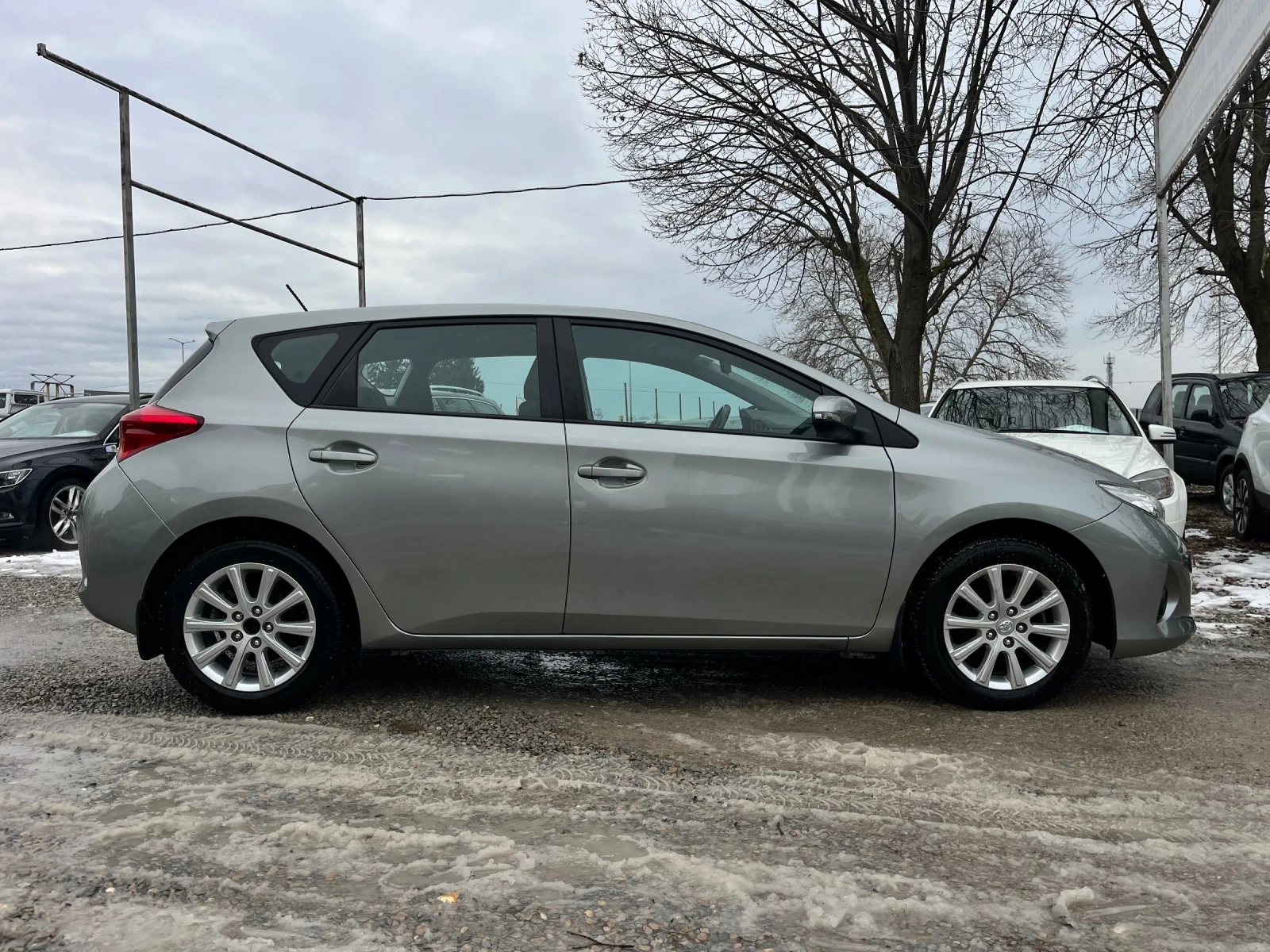 Toyota Auris 1, 6i-132k.c/6ск/ПОДГРЕВ/ТОП СЪСТОЯНИЕ!!! - изображение 8