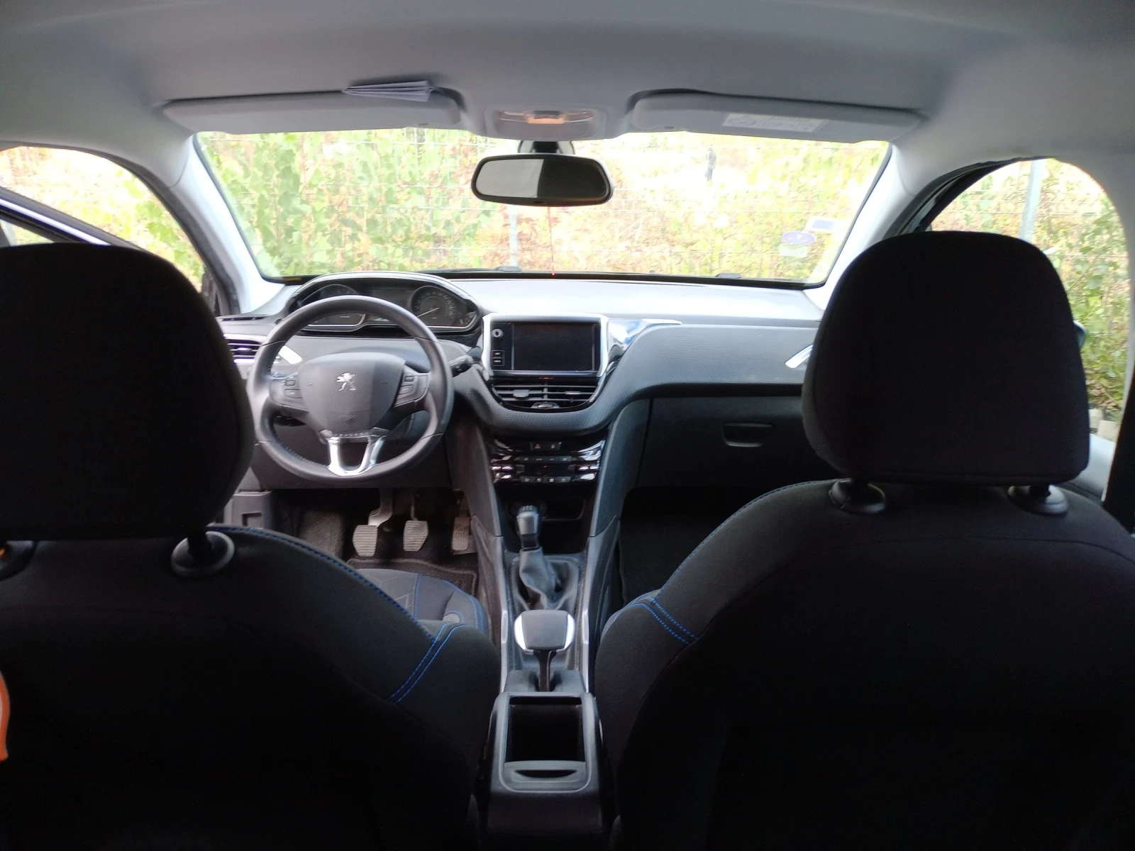 Peugeot 2008 1.2 - изображение 6