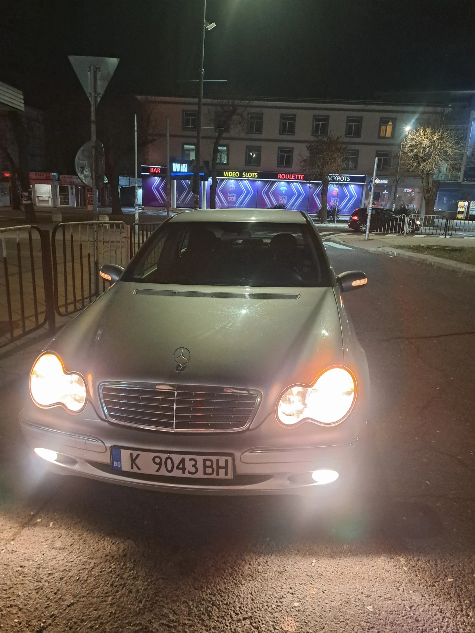 Mercedes-Benz C 270, снимка 2 - Автомобили и джипове - 53880739