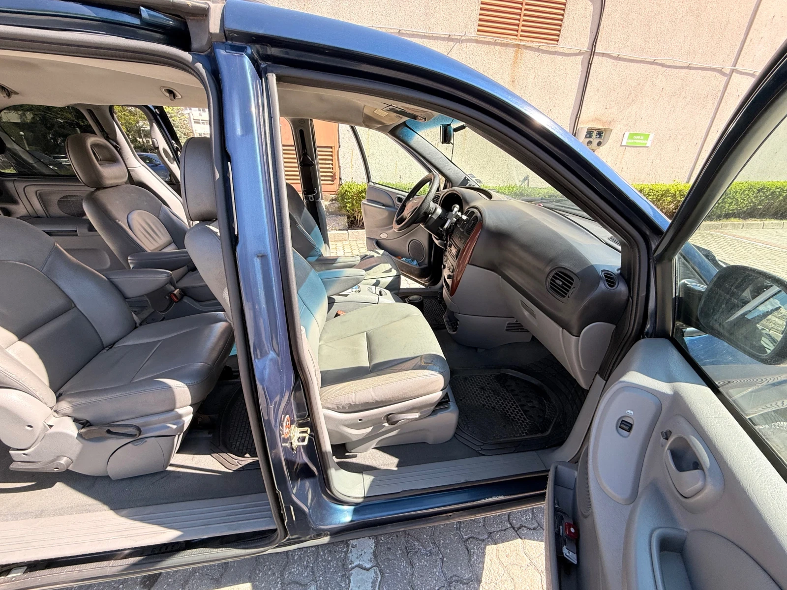 Chrysler Voyager 2.8 , снимка 12 - Автомобили и джипове - 54246859