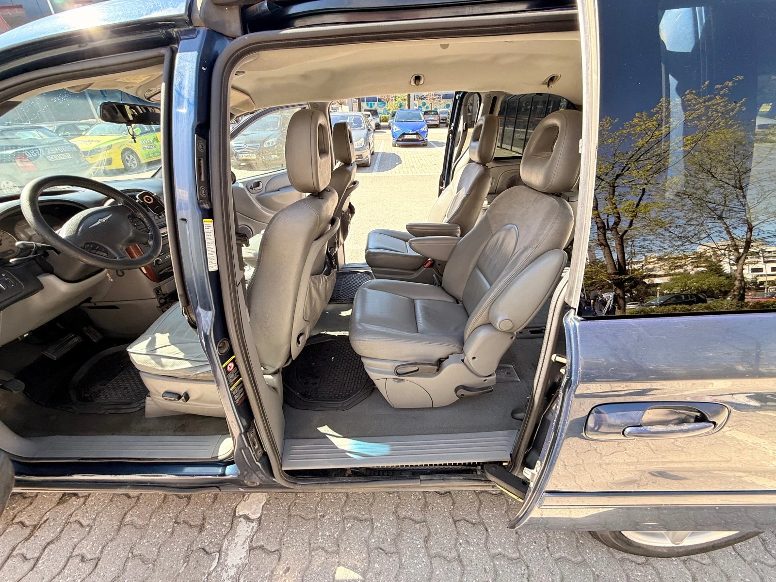 Chrysler Voyager 2.8 , снимка 9 - Автомобили и джипове - 54246859