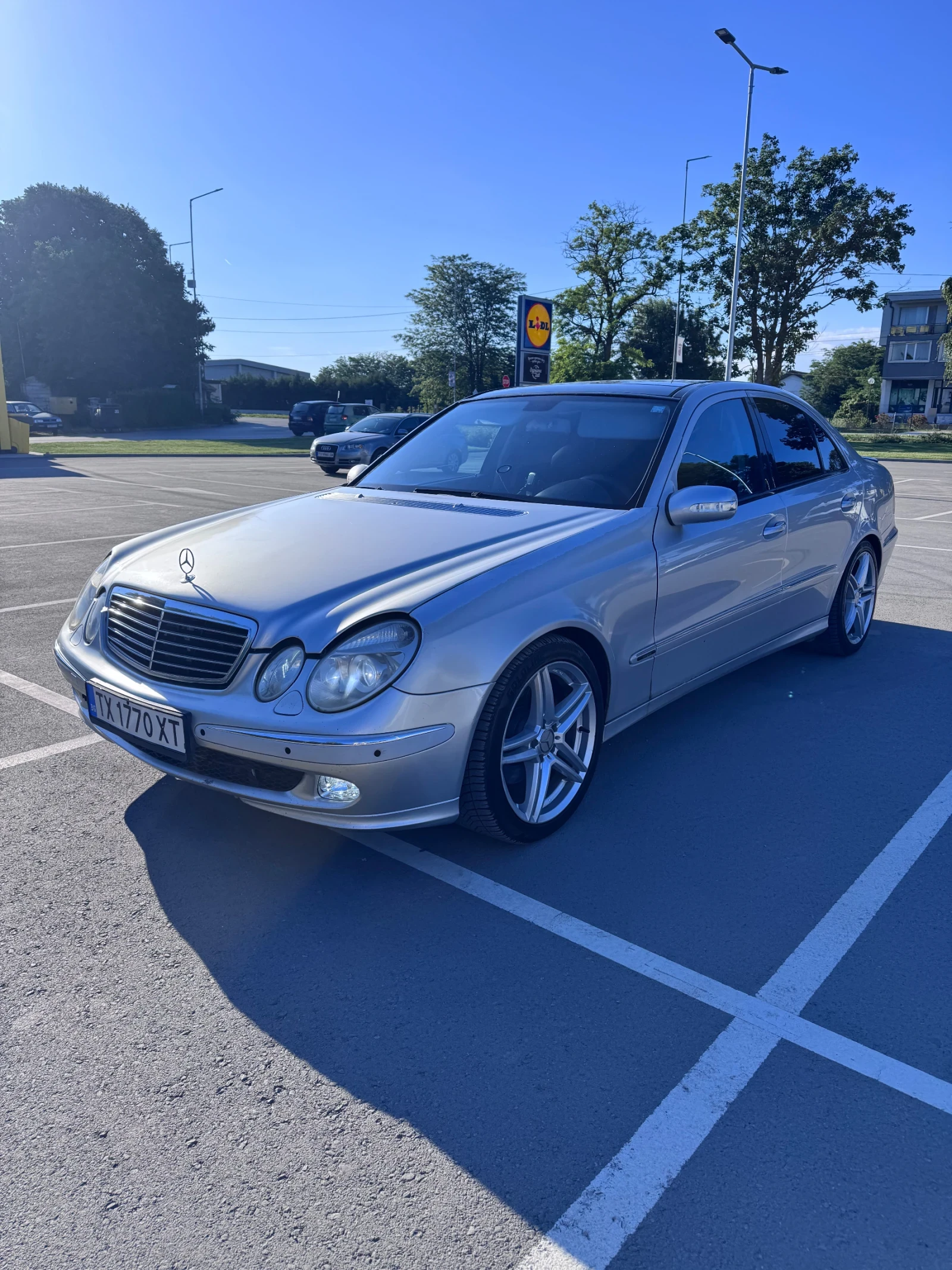 Mercedes-Benz E 320, снимка 3 - Автомобили и джипове - 54997429