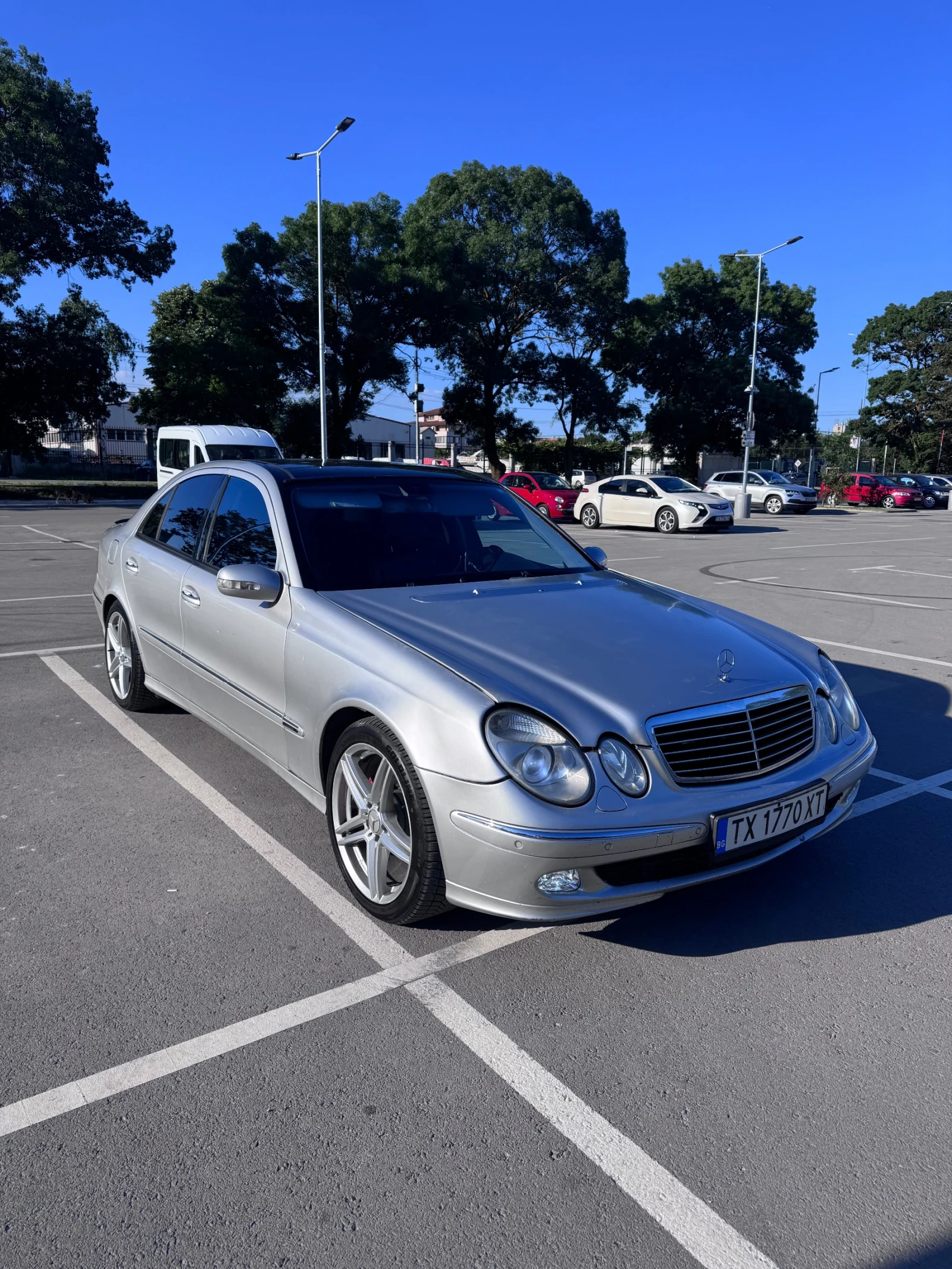Mercedes-Benz E 320