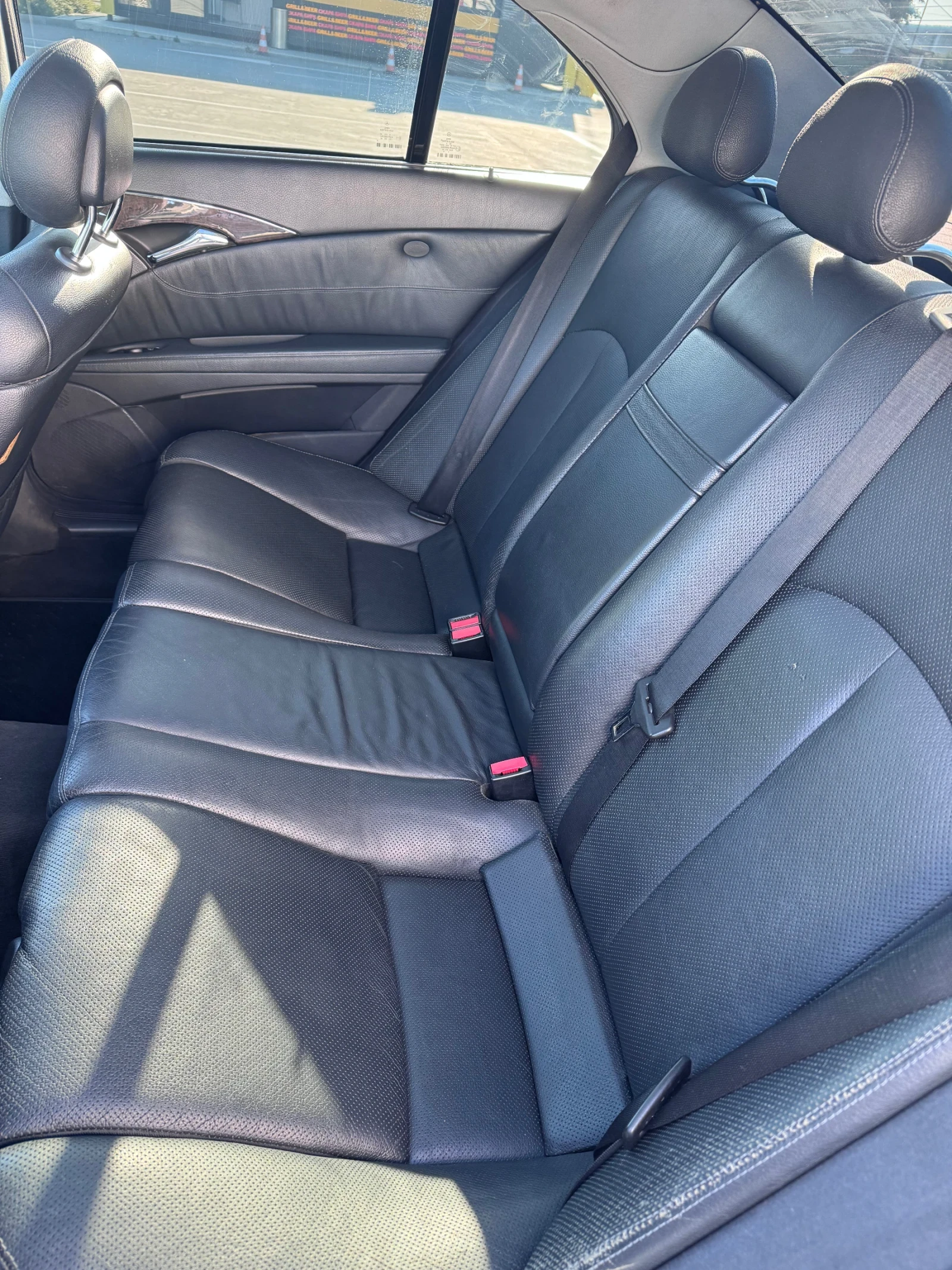 Mercedes-Benz E 320, снимка 10 - Автомобили и джипове - 54997429