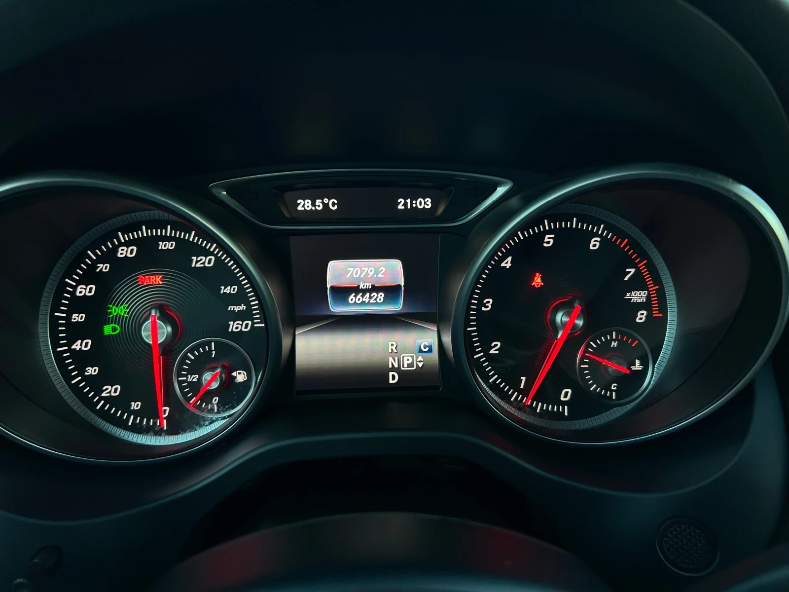 Mercedes-Benz CLA 250, снимка 14 - Автомобили и джипове - 55245329