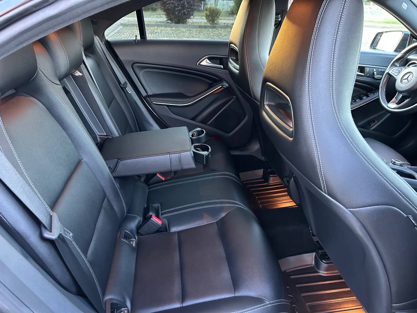 Mercedes-Benz CLA 250, снимка 12 - Автомобили и джипове - 55245329