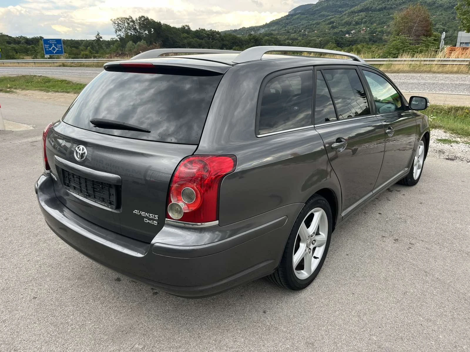 Toyota Avensis 2.2D4D 150кс 6 СКОРОСТИ КЛИМАТРОНИК КСЕНОН, снимка 4 - Автомобили и джипове - 55270088