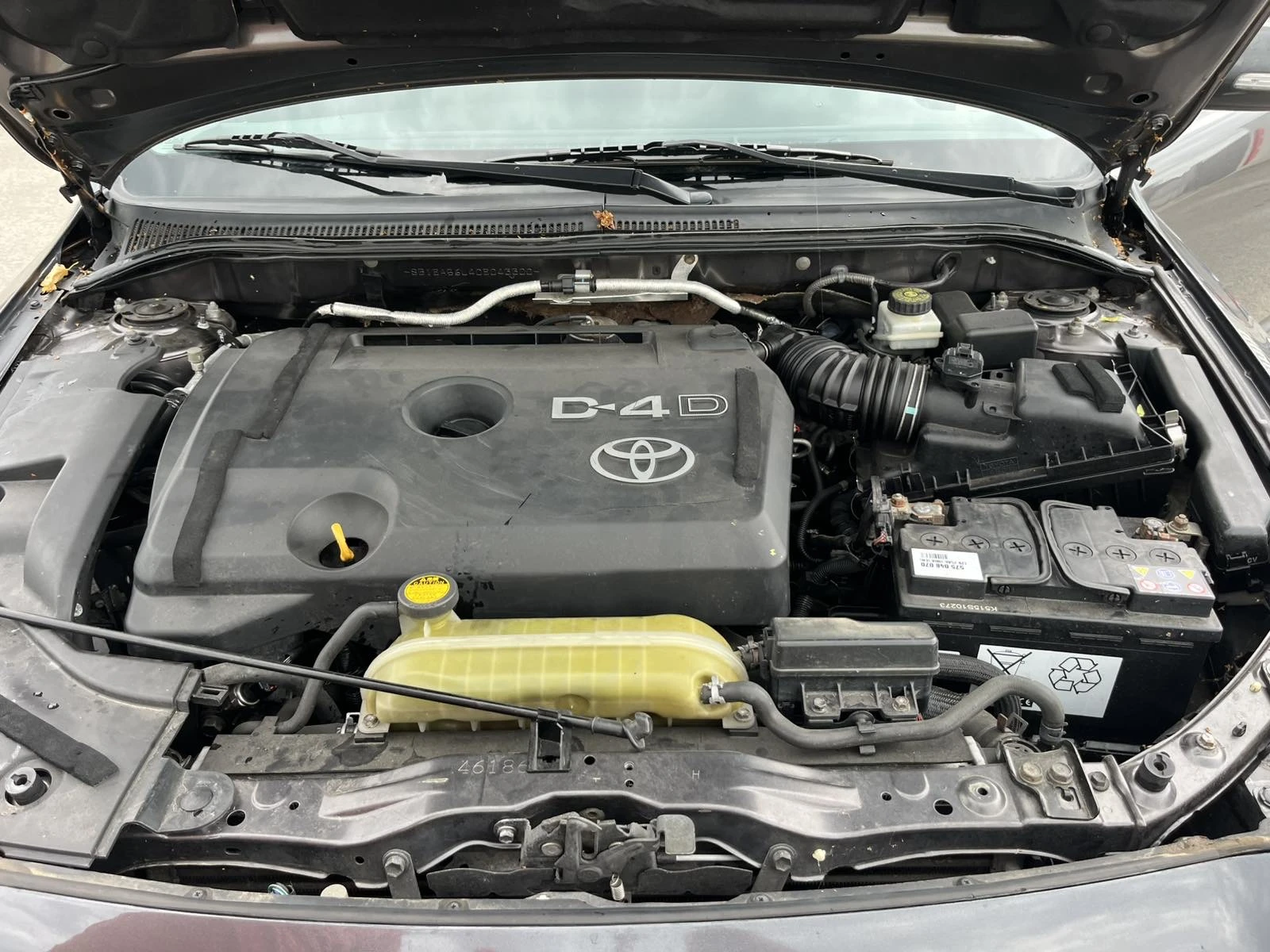 Toyota Avensis 2.2D4D 150кс 6 СКОРОСТИ КЛИМАТРОНИК КСЕНОН, снимка 16 - Автомобили и джипове - 55270088