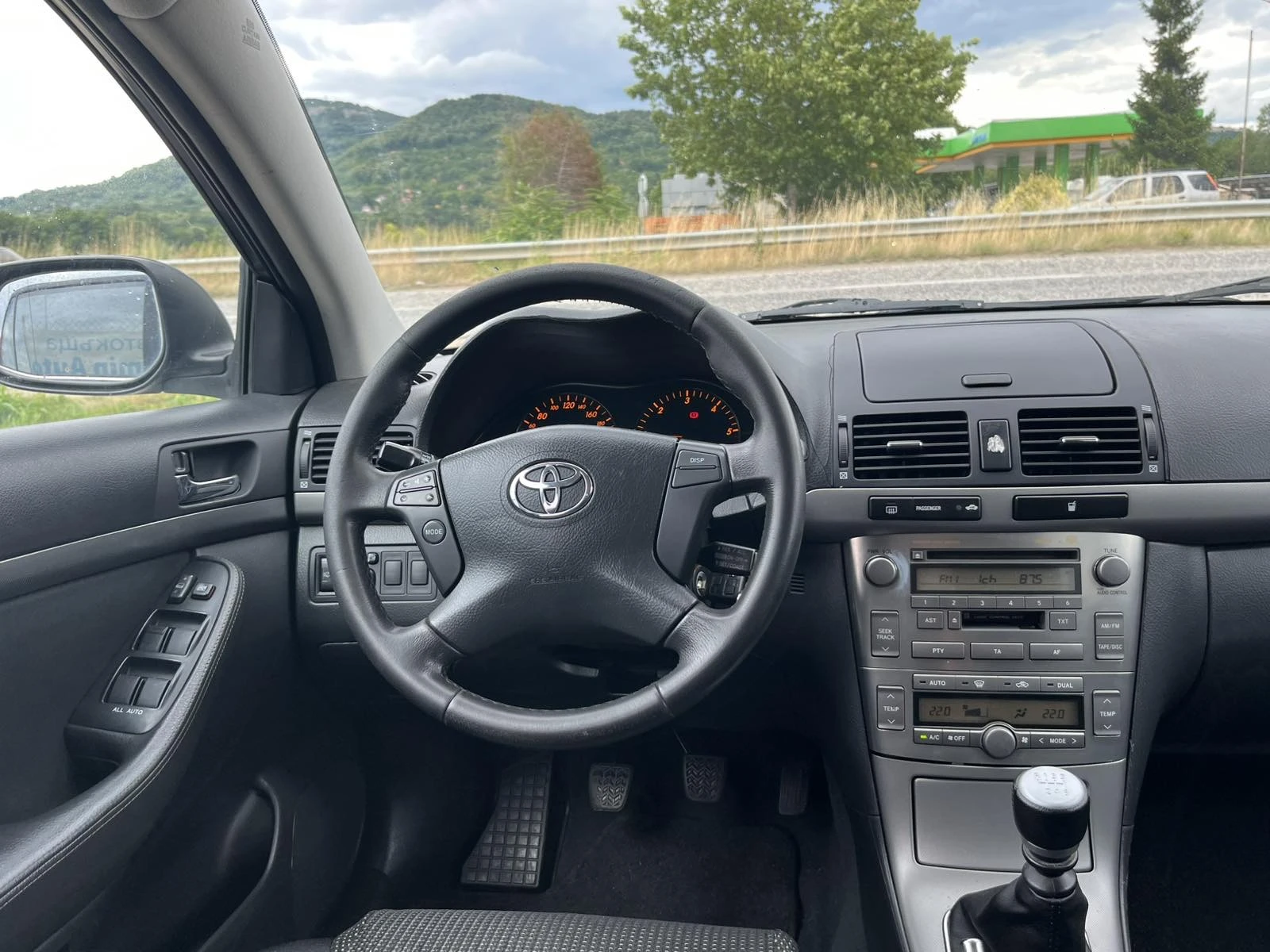 Toyota Avensis 2.2D4D 150кс 6 СКОРОСТИ КЛИМАТРОНИК КСЕНОН, снимка 12 - Автомобили и джипове - 55270088