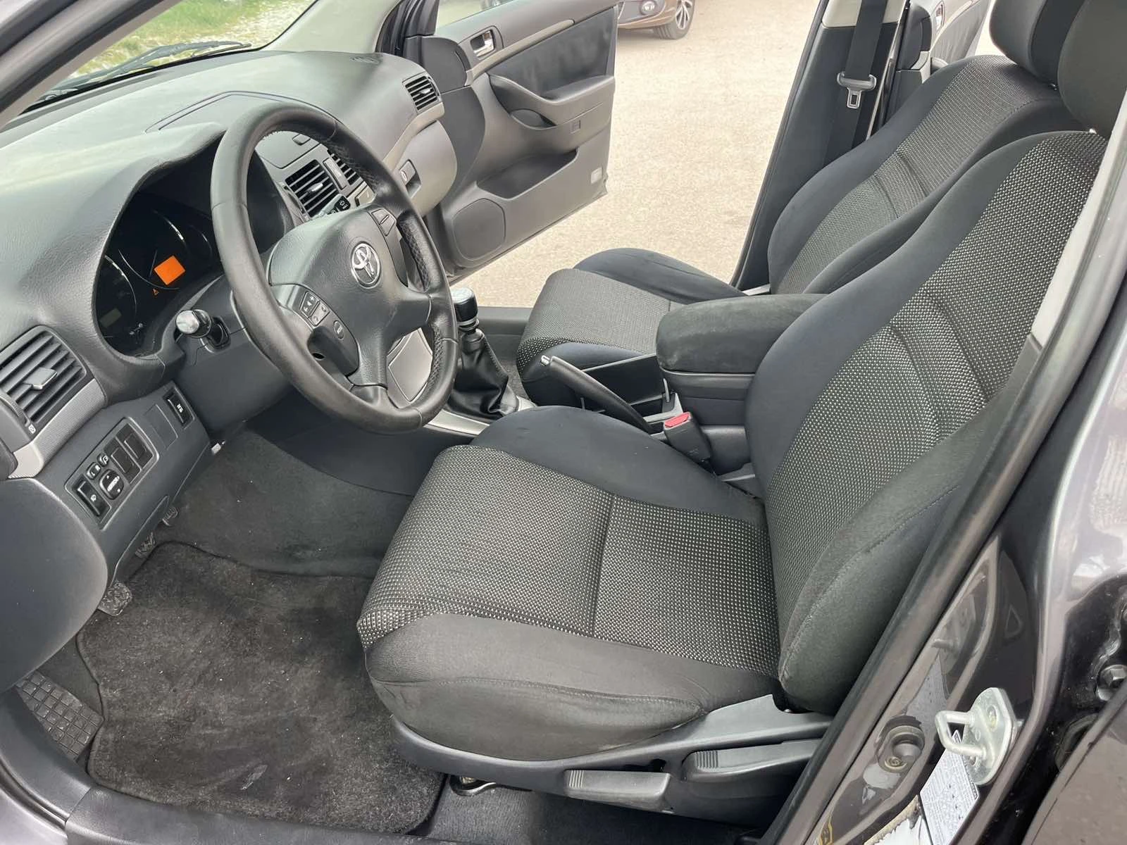 Toyota Avensis 2.2D4D 150кс 6 СКОРОСТИ КЛИМАТРОНИК КСЕНОН, снимка 8 - Автомобили и джипове - 55270088
