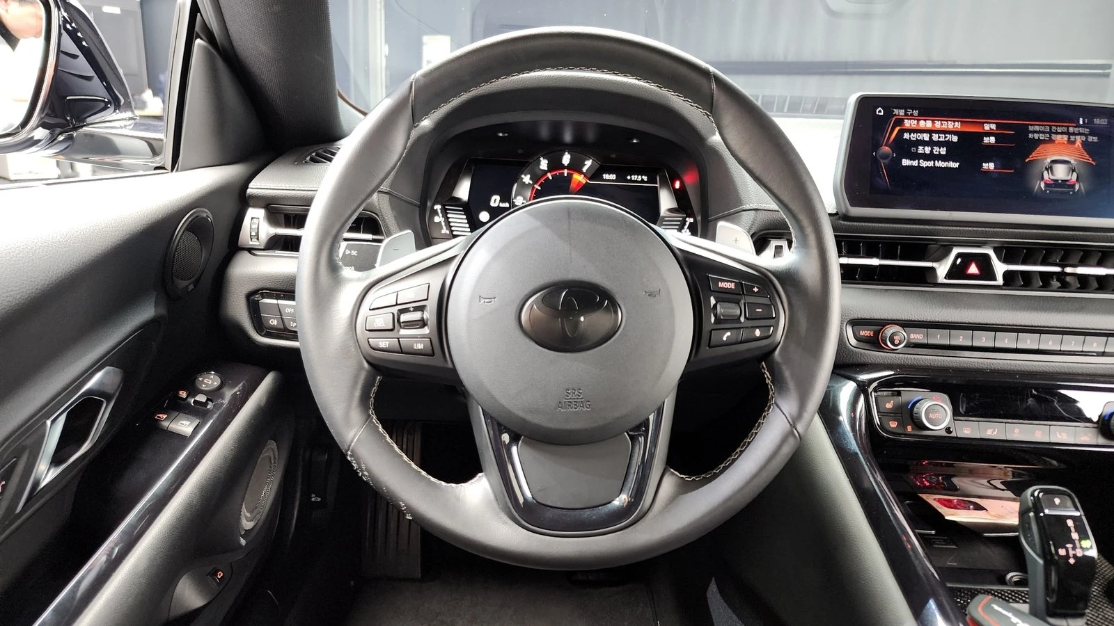 Toyota Supra 3.0* HUD* KEYLESS* BLIND SPOT* КРАЙНА ЦЕНА, снимка 12 - Автомобили и джипове - 55271957