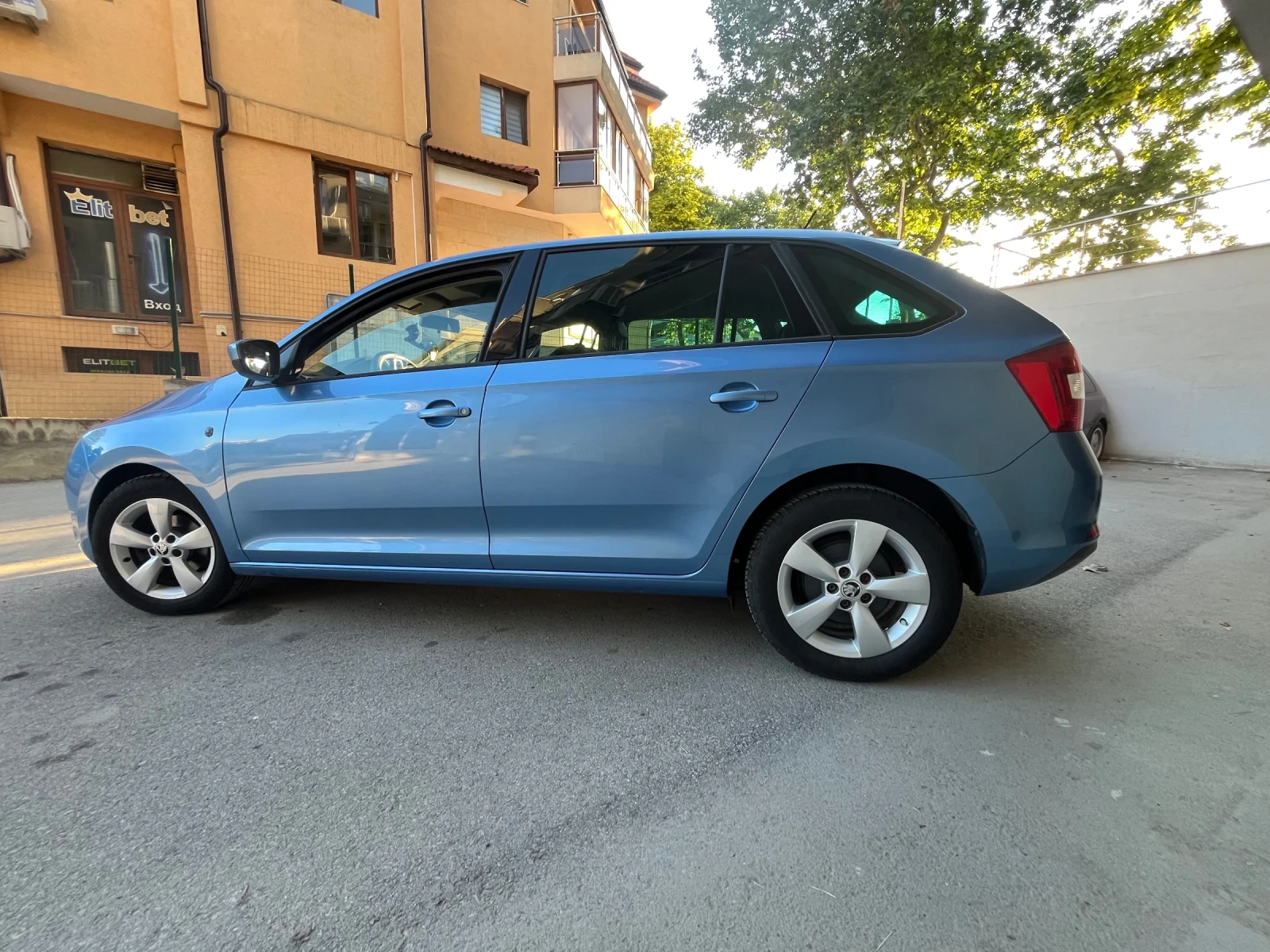 Skoda Rapid 1.2 TSI, снимка 4 - Автомобили и джипове - 55334923