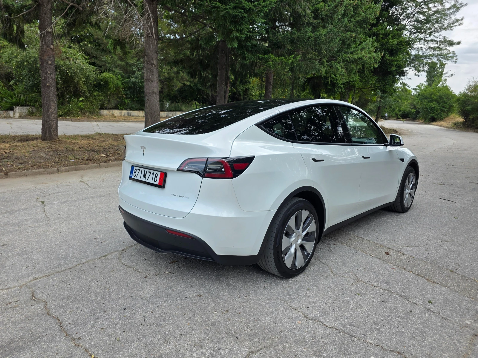 Tesla Model Y Long Range - Dual Motor, снимка 5 - Автомобили и джипове - 55653241