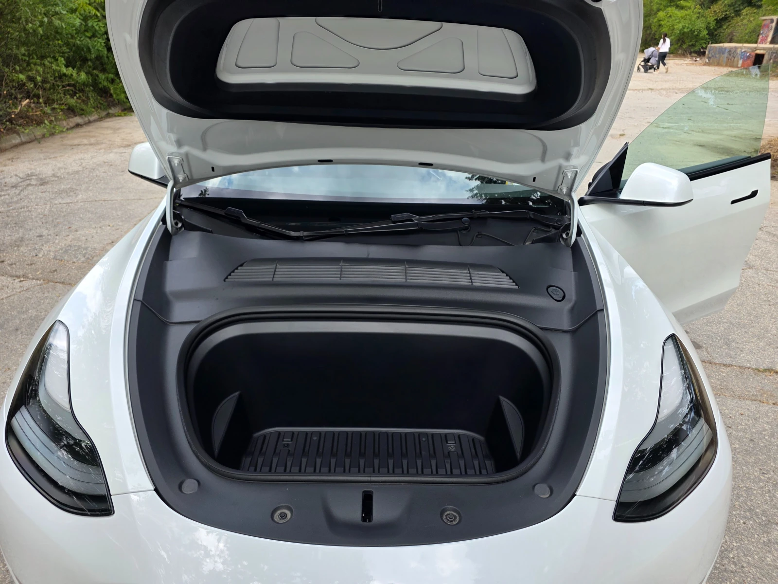 Tesla Model Y Long Range - Dual Motor, снимка 8 - Автомобили и джипове - 55653241