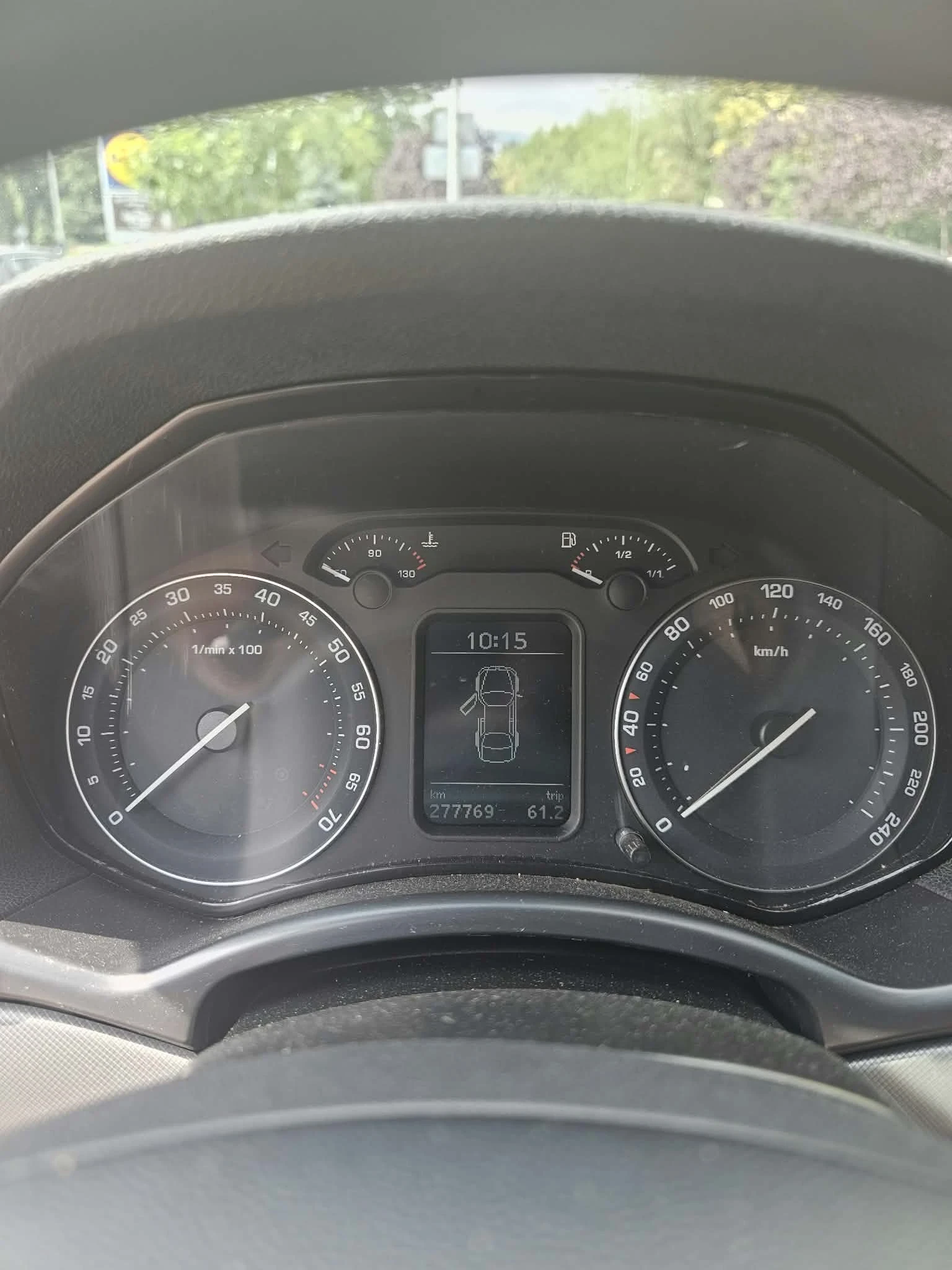 Skoda Octavia 1.6 MPI, снимка 11 - Автомобили и джипове - 55964185