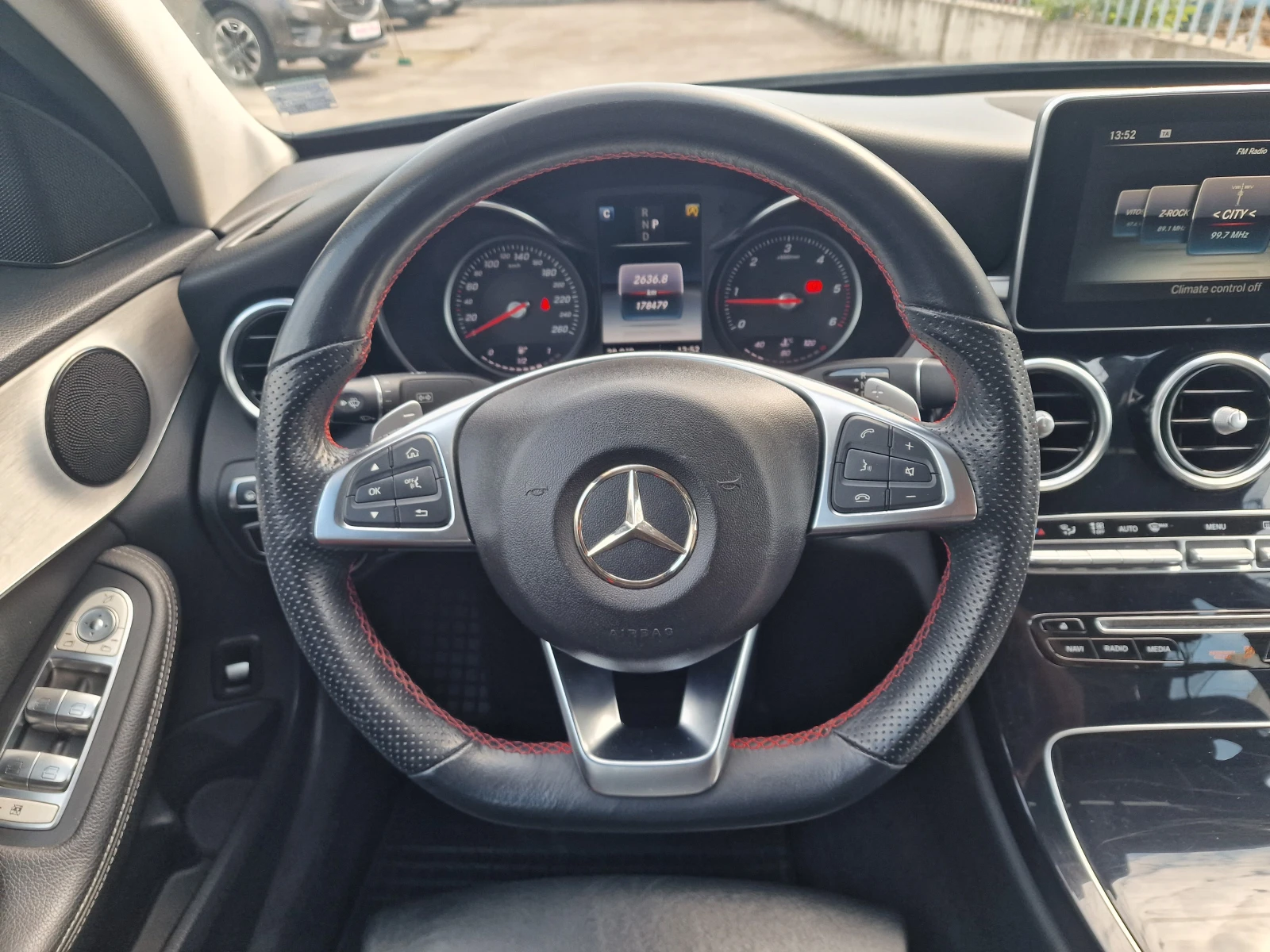 Mercedes-Benz C 250 4MATIC/9G/AMG/FULL/ЛИЗИНГ, снимка 8 - Автомобили и джипове - 56166210