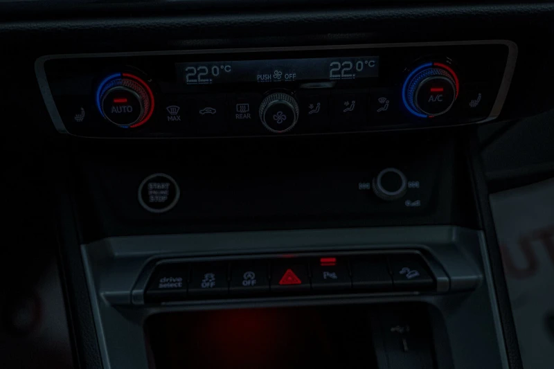 Audi Q3 45TFSI/Quattro/Virtual/Подгрев/Sline/Камера, снимка 11 - Автомобили и джипове - 53081501