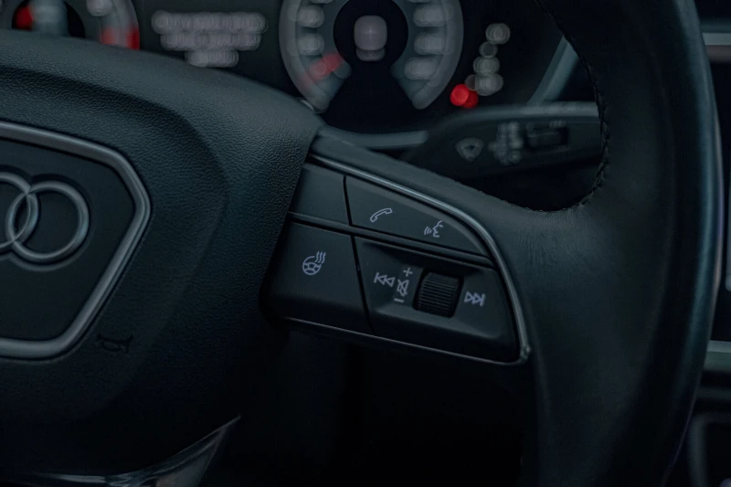 Audi Q3 45TFSI/Quattro/Virtual/Подгрев/Sline/Камера, снимка 13 - Автомобили и джипове - 53081501