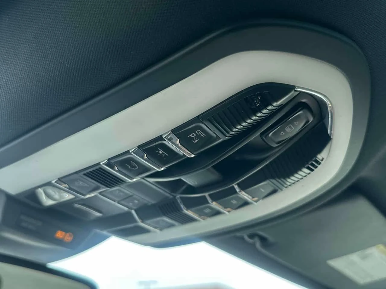 Porsche Macan AWD / BOSE / CAMERA / ПОДГРЕВИ , снимка 11 - Автомобили и джипове - 54327191