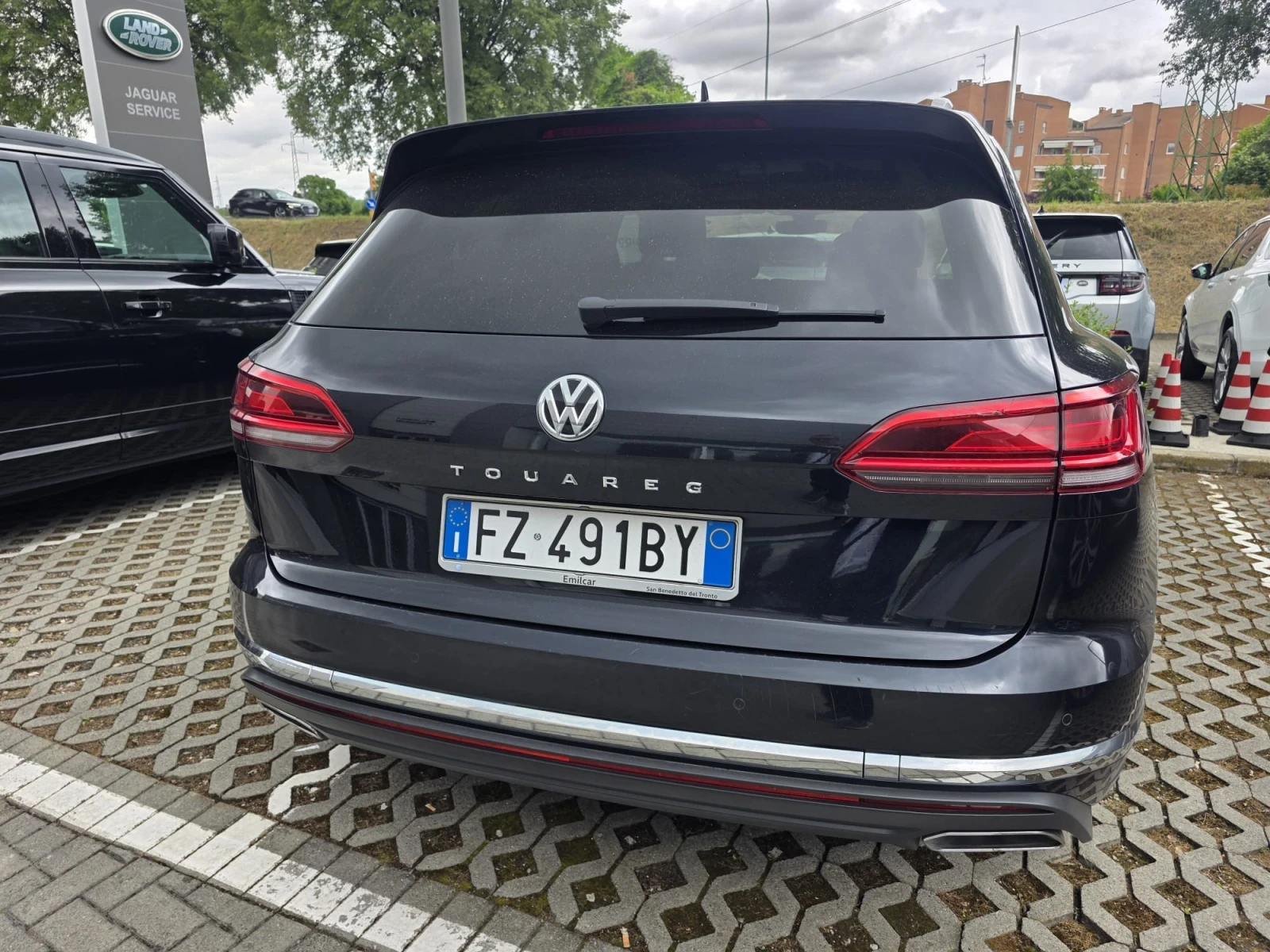 VW Touareg 3.0TDI FULL!! ПАНО, ОБДУХ, ДИСТР, ДИГИТАЛ, снимка 5 - Автомобили и джипове - 54550124