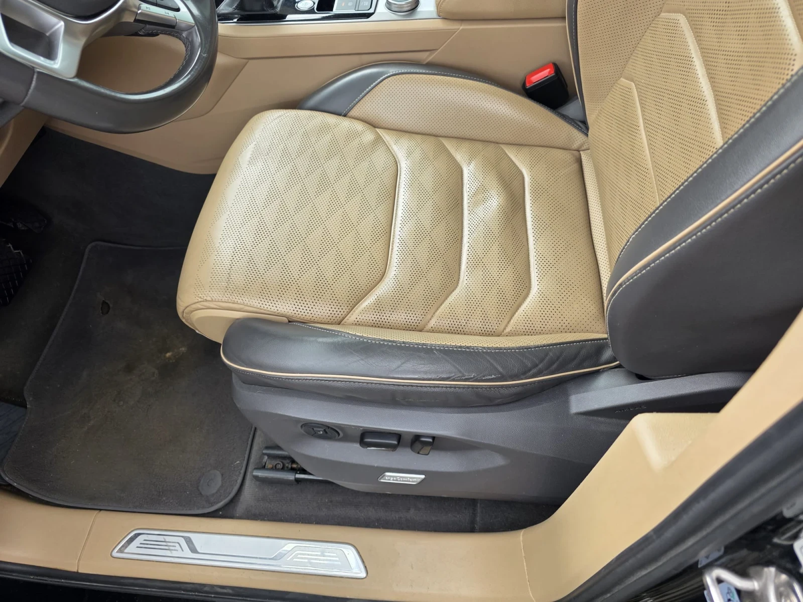 VW Touareg 3.0TDI FULL!! ПАНО, ОБДУХ, ДИСТР, ДИГИТАЛ, снимка 8 - Автомобили и джипове - 54550124