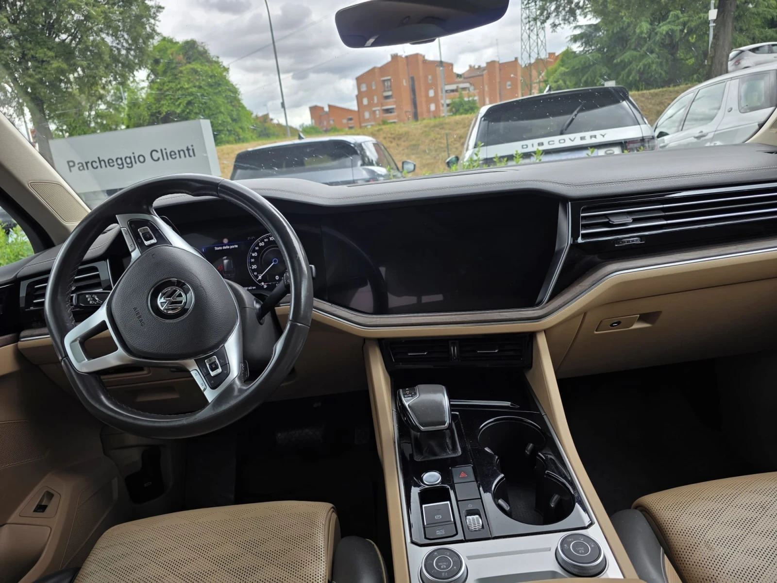 VW Touareg 3.0TDI FULL!! ПАНО, ОБДУХ, ДИСТР, ДИГИТАЛ, снимка 14 - Автомобили и джипове - 54550124